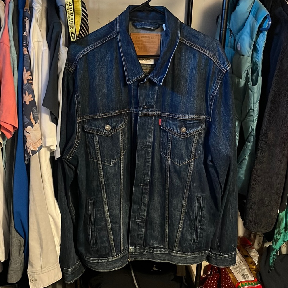 Levis jean jacket size Xl used condition